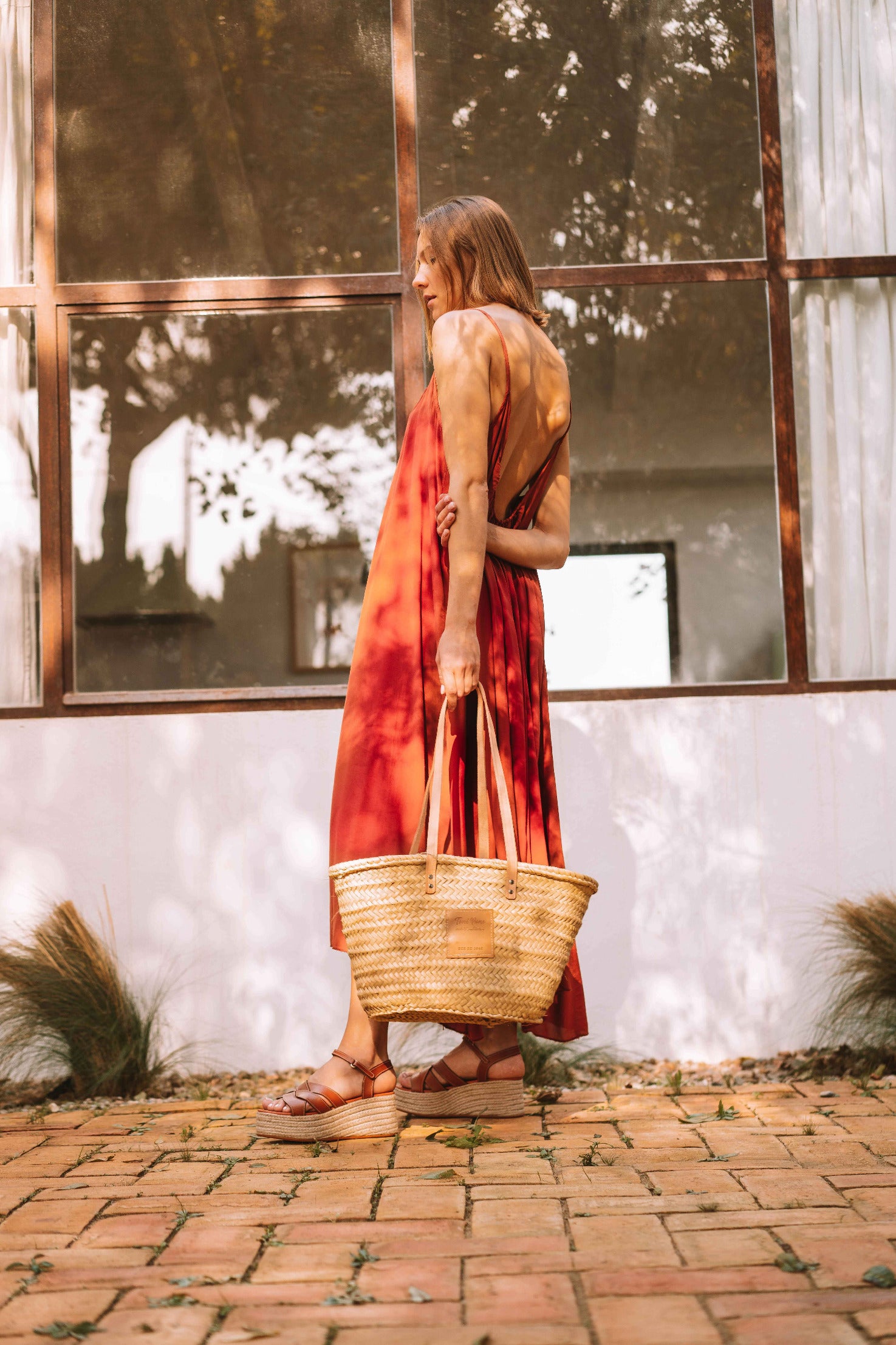 Panier en osier pour femme avec anses en cuir | GOMERA