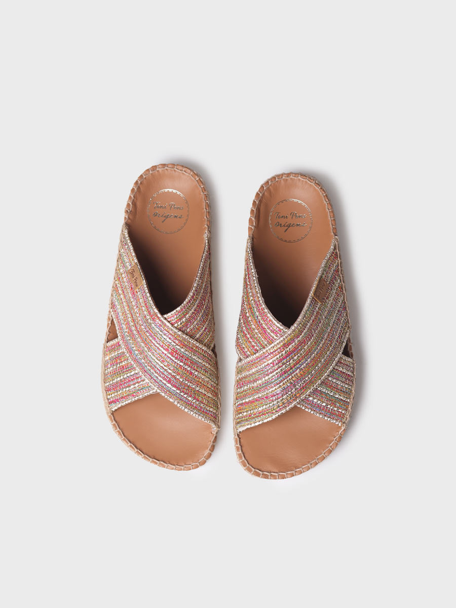 Flat sandal with crisscross straps in a glossy finish - BALI-CL