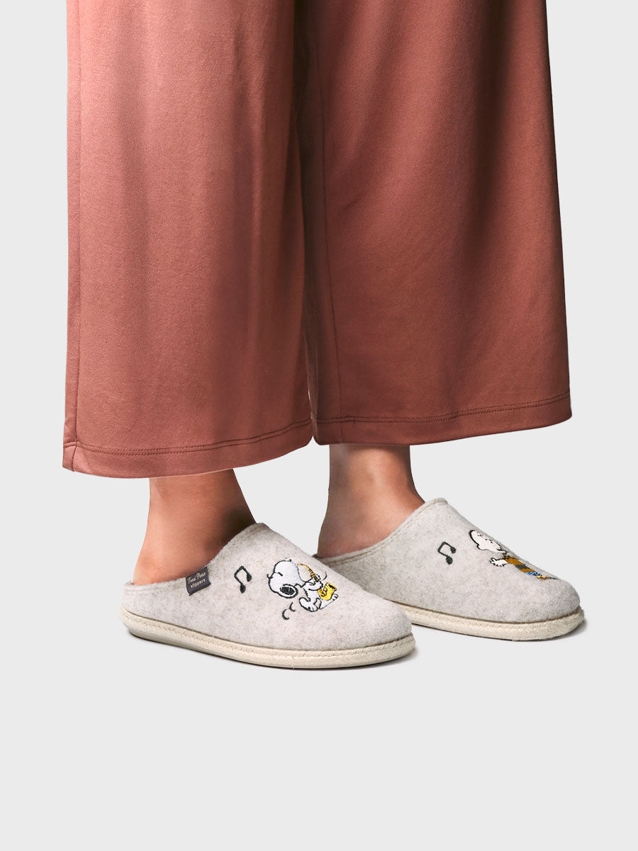 Chaussons d'intérieur style sabots en feutre Snoopy pour femme | SNOOPY