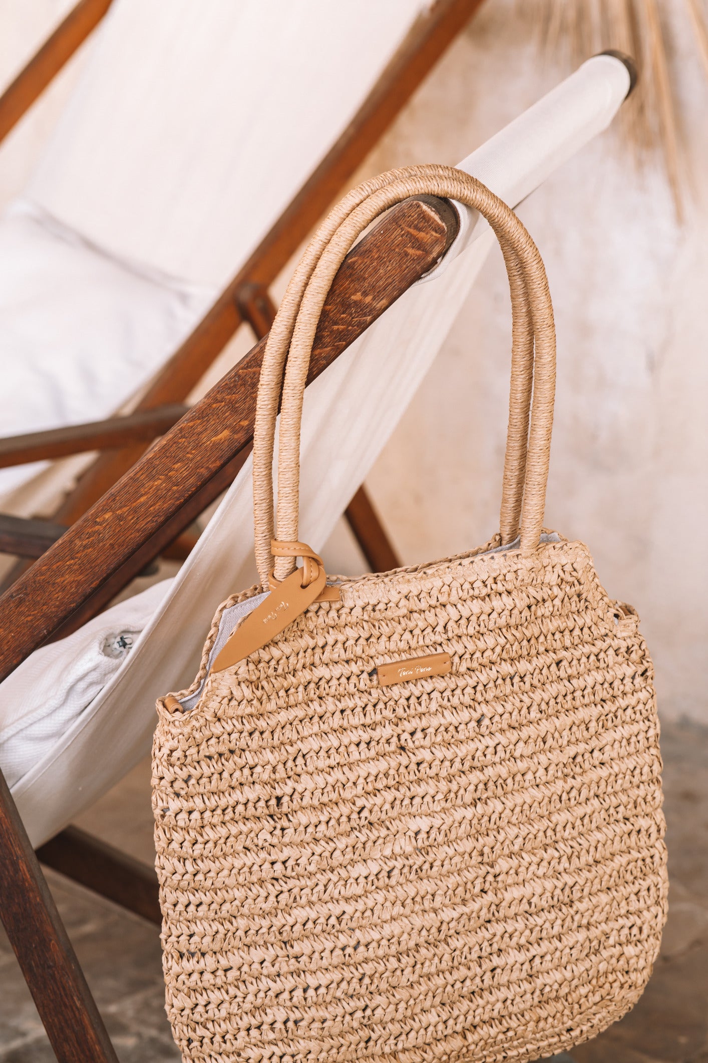 Paper raffia bag with removable strap | DOROTHY