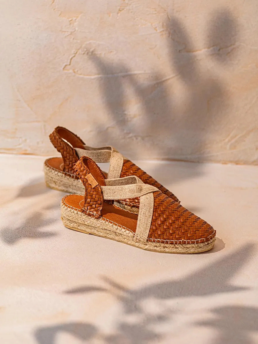 Women's closed espadrille in braided leather with wedge heel | SIRACUSA