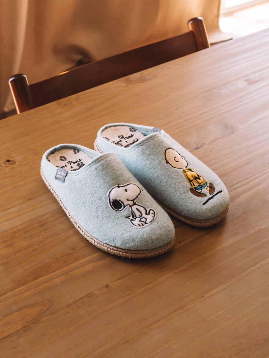 Snoopy - Snoopy Women's Felt Clog Slippers