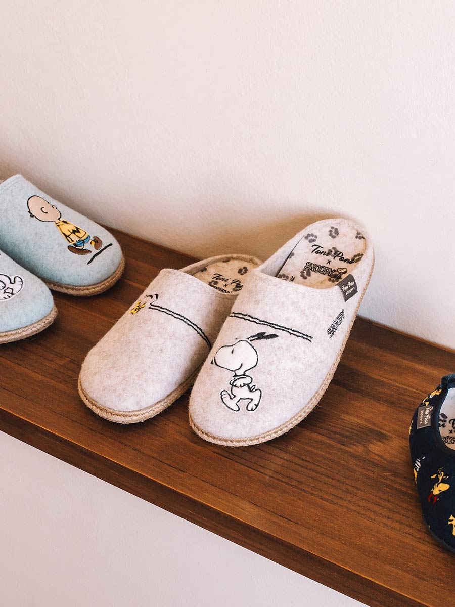 Snoopy - Snoopy Women's Felt Clog Slippers