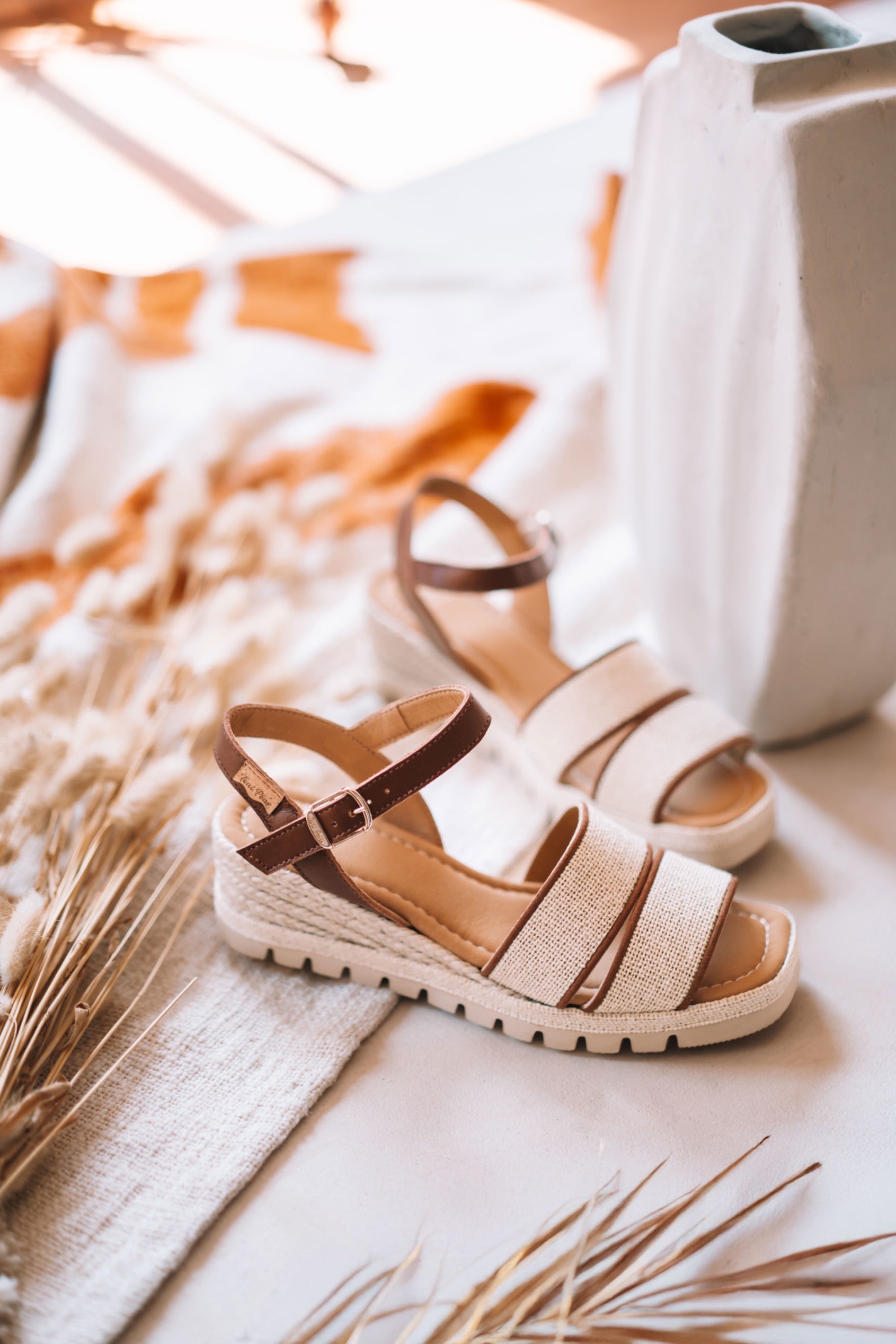 Women's mid-wedge sandal | AURA